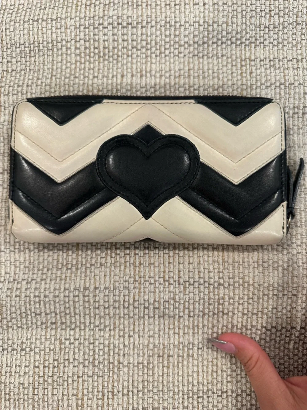 Gucci GG Marmont Matelassé zip-around wallet - Picture 3 of 12